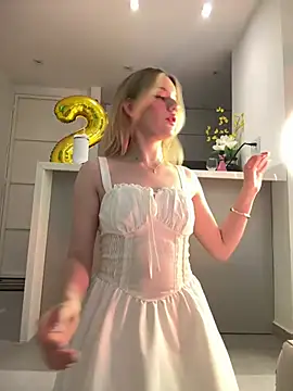 NicoleCut online show from 02-10-26, 11:42