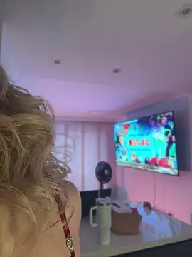 NicoleCut online show from 04-12-26, 11:46