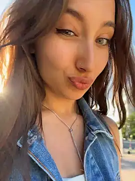 VelvetVixenI online show from 07-18-26, 04:15