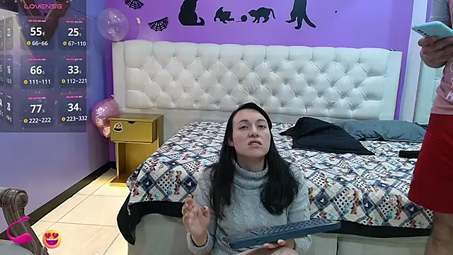 Snapshot of JeremmyAndStacy chatting on 03-21-25, 05:23 JeremmyAndStacy online show from 03-21-25, 05:23