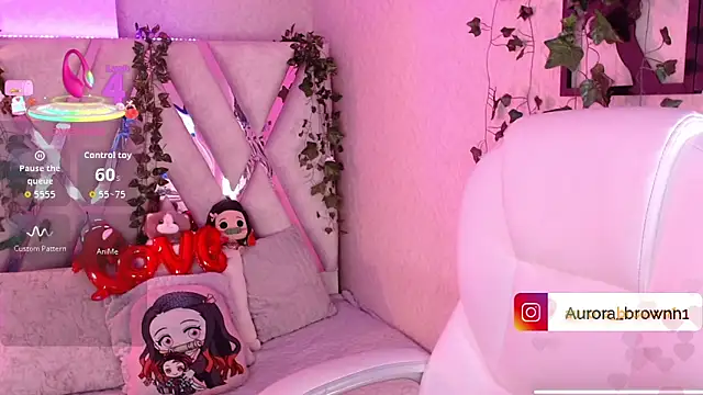 Aurora Brownn online show from 11-25-25, 04:24