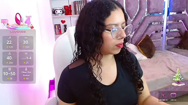 Aurora Brownn online show from 12-19-25, 04:05