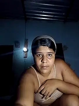 Snapshot of LilyChloe11 chatting on 12-21-24, 07:49 LilyChloe11 online show from 12-21-24, 07:49