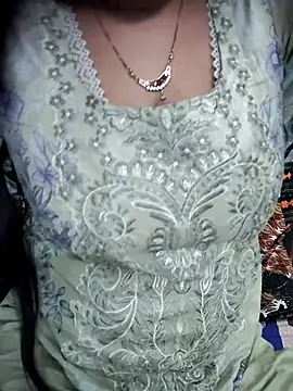 Snapshot of Haniya-143 chatting on 02-15-26, 10:09 Haniya-143 online show from 02-15-26, 10:09