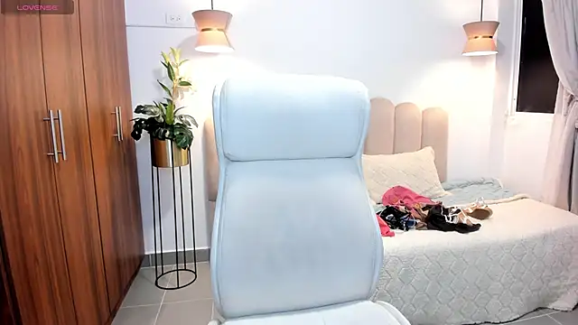 Snapshot of kiim_sweett chatting on 01-15-25, 07:37 kiim sweett online show from 01-15-25, 07:37
