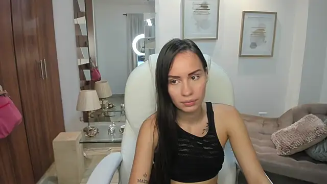 Snapshot of kiim_sweett chatting on 01-05-25, 11:48 kiim sweett online show from 01-05-25, 11:48