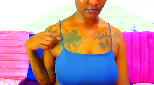 TattoedGoddessxx online show from 03-09-25, 09:57