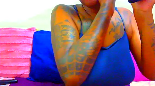 TattoedGoddessxx online show from 02-16-25, 08:55