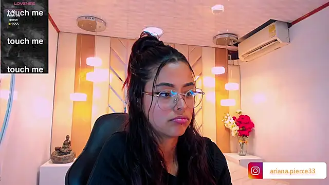 Snapshot of Ariana_Pierce chatting on 03-06-25, 05:35 Ariana Pierce online show from 03-06-25, 05:35