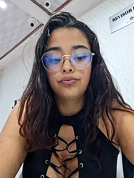 Snapshot of Ariana_Pierce chatting on 03-18-25, 04:40 Ariana Pierce online show from 03-18-25, 04:40