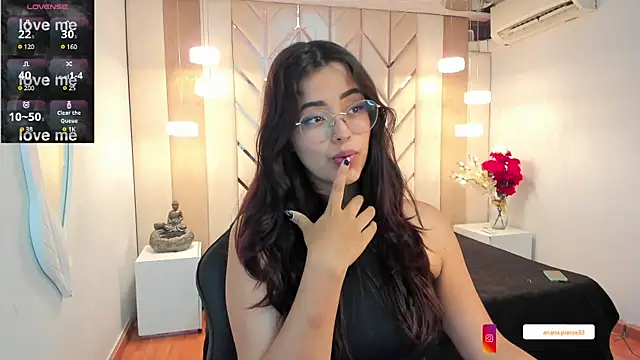 Snapshot of Ariana_Pierce chatting on 03-03-25, 05:05 Ariana Pierce online show from 03-03-25, 05:05