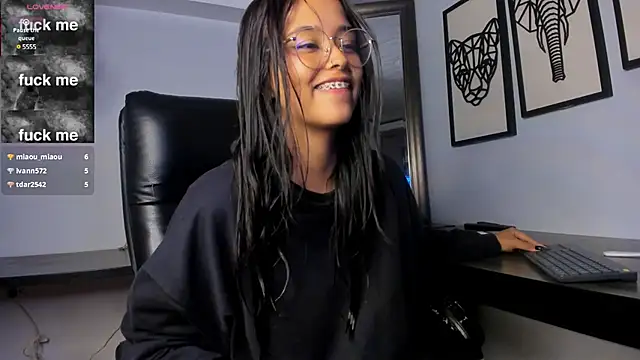 Snapshot of Ariana_Pierce chatting on 02-04-25, 08:02 Ariana Pierce online show from 02-04-25, 08:02