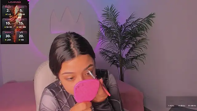 Ariana Pierce online show from 11-19-25, 12:38
