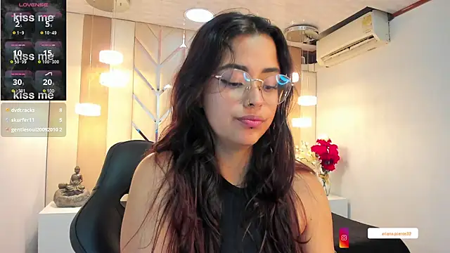 Snapshot of Ariana_Pierce chatting on 03-03-25, 08:51 Ariana Pierce online show from 03-03-25, 08:51