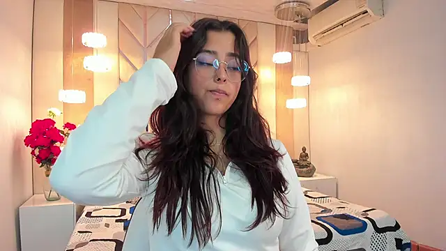 Snapshot of Ariana_Pierce chatting on 02-20-25, 05:01 Ariana Pierce online show from 02-20-25, 05:01