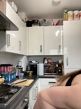 Snapshot of Charlotte-Urban chatting on 02-01-25, 09:43 Charlotte-Urban online show from 02-01-25, 09:43