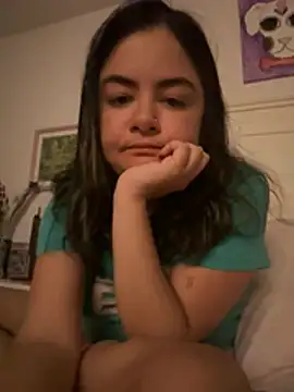 Snapshot of littlemissbabycakes chatting on 06-16-26, 05:07 littlemissbabycakes online show from 06-16-26, 05:07
