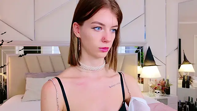 MeganMour online show from 11-01-25, 05:07