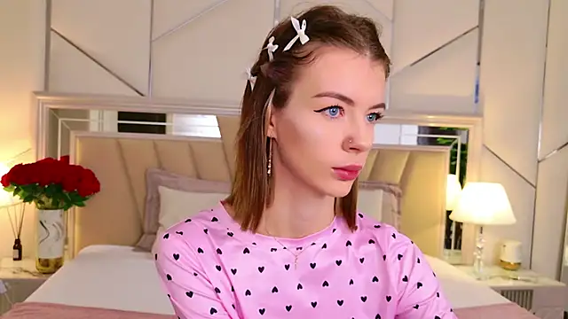 MeganMour online show from 11-11-25, 05:08