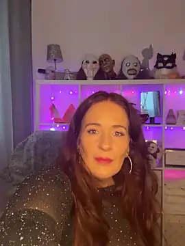 Engel mia online show from 10-24-25, 03:44