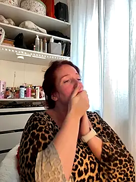 Snapshot of Engel_mia chatting on 10-18-25, 02:19 Engel mia online show from 10-18-25, 02:19