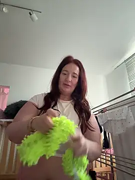 Engel mia online show from 12-21-25, 09:00