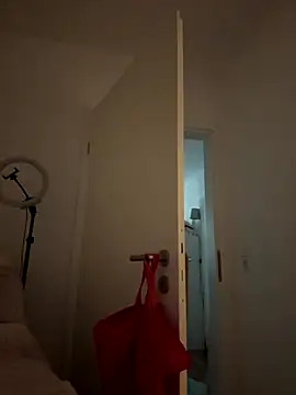 Engel mia online show from 10-25-25, 02:07