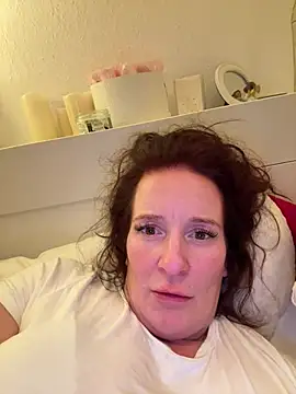 Snapshot of Engel_mia chatting on 05-02-26, 09:31 Engel mia online show from 05-02-26, 09:31