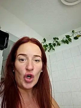 Snapshot of Engel_mia chatting on 03-13-25, 03:06 Engel mia online show from 03-13-25, 03:06