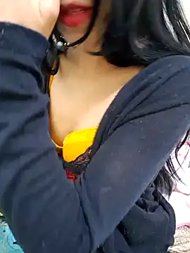 Snapshot of Linda-53 chatting on 01-15-25, 12:30 Linda-53 online show from 01-15-25, 12:30