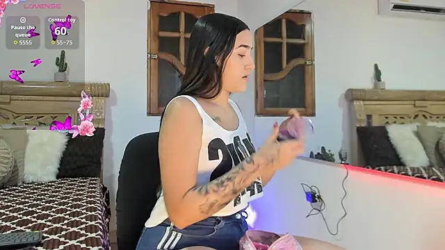 oriana faddila online show from 04-10-26, 03:24