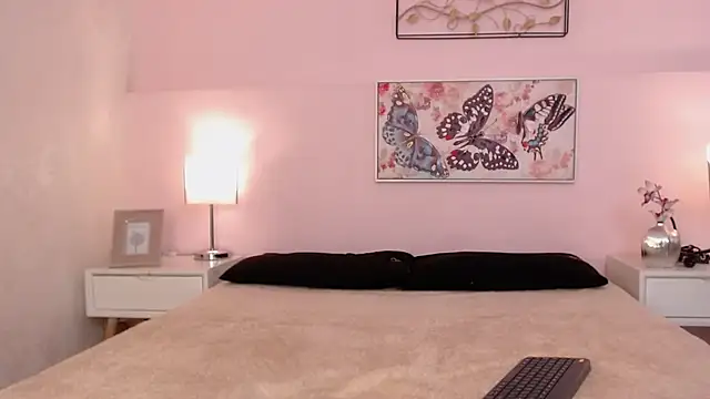 sara17  online show from 01-10-26, 07:42