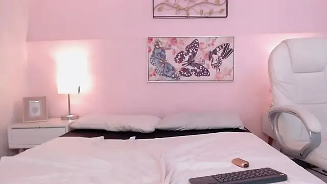 sara17  online show from 11-02-25, 04:17