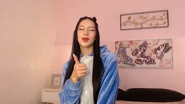 sara17  online show from 10-10-25, 04:24