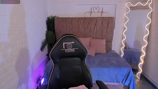 penelope tay1 online show from 11-20-25, 03:29