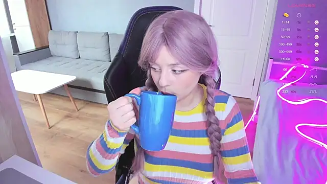 Amy honey angel online show from 10-04-25, 11:01