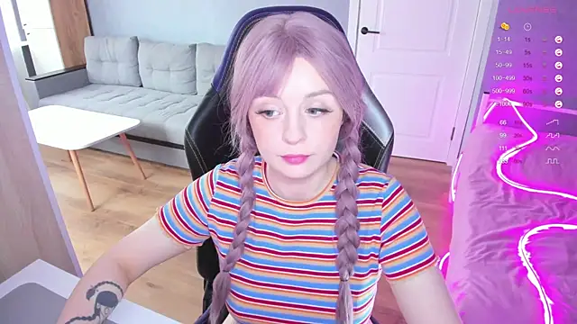 Amy honey angel online show from 10-22-25, 10:04