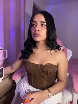 Emily-14 online show from 12-18-25, 03:00