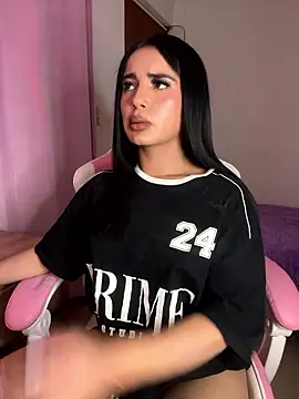 Emily-14 online show from 01-11-26, 06:53