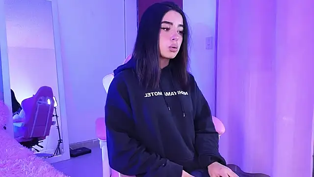 Emily-14 online show from 02-14-25, 06:56