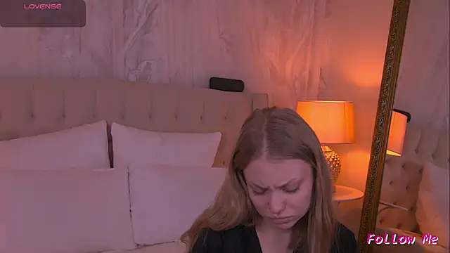 DorisHell online show from 12-20-25, 06:49