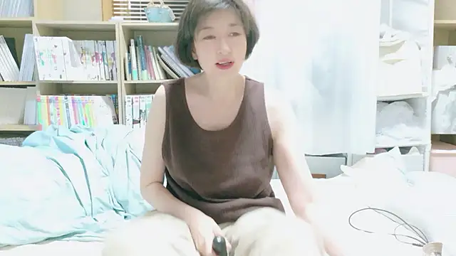 Snapshot of morikawa_sayaka chatting on 06-02-26, 01:11 morikawa sayaka online show from 06-02-26, 01:11