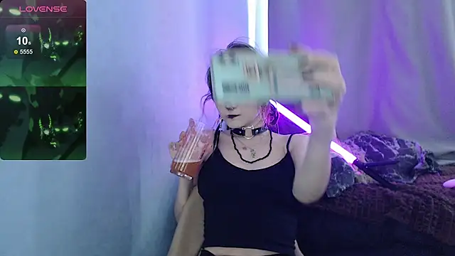 Snapshot of Milten-Trish chatting on 05-06-26, 02:21 Milten-Trish online show from 05-06-26, 02:21