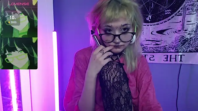 Snapshot of Milten-Trish chatting on 06-12-26, 01:58 Milten-Trish online show from 06-12-26, 01:58