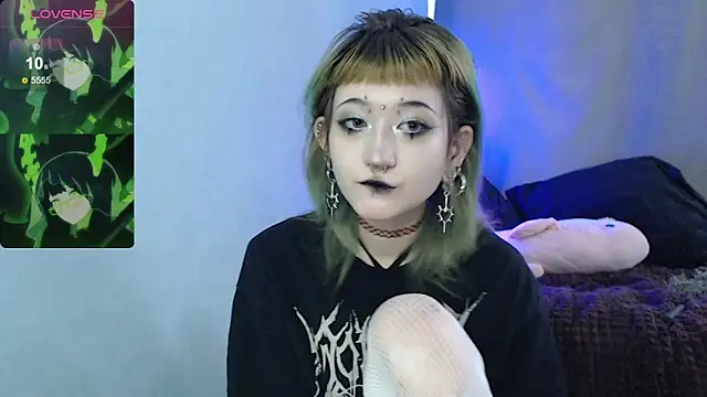 Snapshot of Milten-Trish chatting on 05-11-26, 01:56 Milten-Trish online show from 05-11-26, 01:56