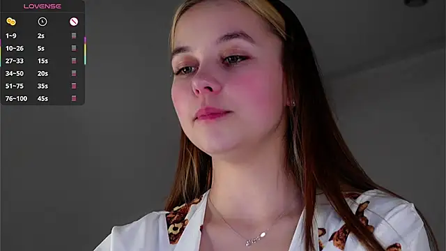 Snapshot of FalineDowlen chatting on 02-10-25, 01:24 FalineDowlen online show from 02-10-25, 01:24