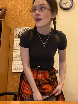 Snapshot of Mia_Mia_M chatting on 01-18-26, 02:20 Mia Mia M online show from 01-18-26, 02:20