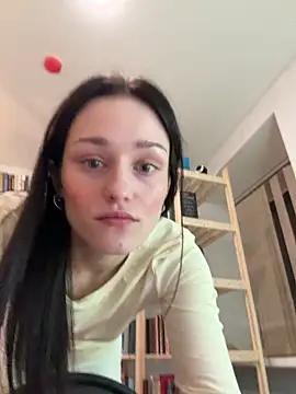 Snapshot of Mia_Mia_M chatting on 06-11-26, 05:10 Mia Mia M online show from 06-11-26, 05:10