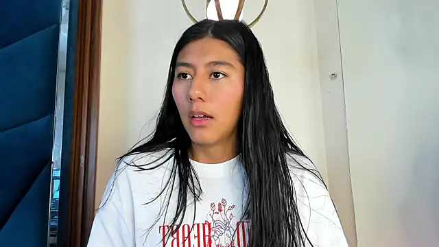 Snapshot of CarlaAlvez chatting on 01-17-26, 03:26 CarlaAlvez online show from 01-17-26, 03:26