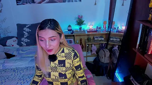 cuteweed420 online show from 04-10-26, 11:12